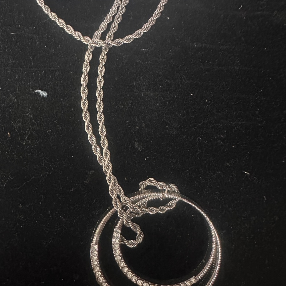 Elegant Silver Necklace with Crystal Accents